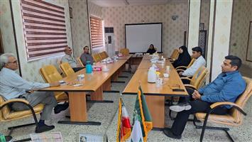 نشست  هم اندیشی رئیس مركز با كاركنان بخش منابع طبیعی در مورد برنامه های سال 1404